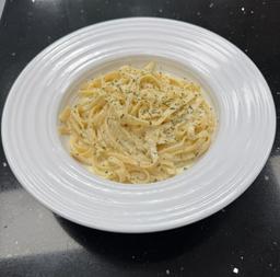 Fettuccine Alfredo Pasta